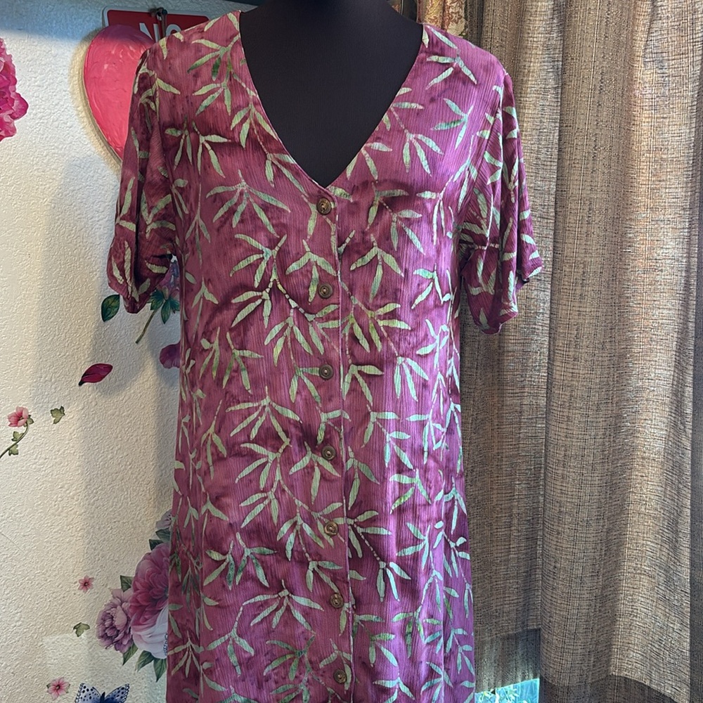 Vintage 1990’s Lost River magenta and green leaf print midi dress. Size S.